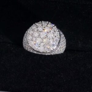 Ring 1 moissanite