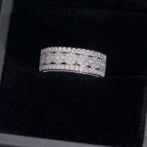 ring 2 moissanite